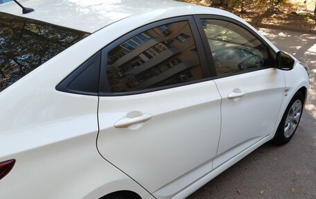 Hyundai Solaris II рестайлинг, 2015 год, 800 000 рублей, 3 фотография
