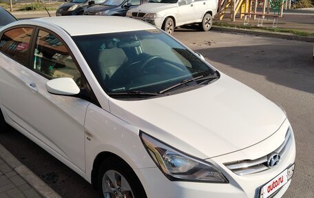 Hyundai Solaris II рестайлинг, 2015 год, 800 000 рублей, 17 фотография