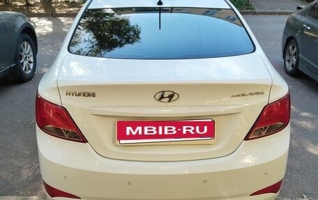 Hyundai Solaris II рестайлинг, 2015 год, 800 000 рублей, 4 фотография