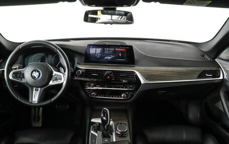 BMW 5 серия, 2019 год, 3 499 000 рублей, 9 фотография