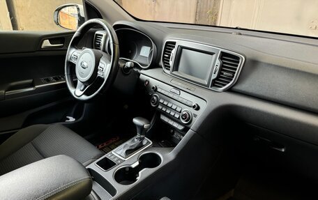 KIA Sportage IV рестайлинг, 2017 год, 2 230 000 рублей, 10 фотография
