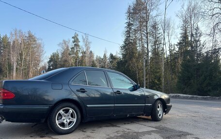 Mercedes-Benz E-Класс, 1998 год, 348 000 рублей, 4 фотография