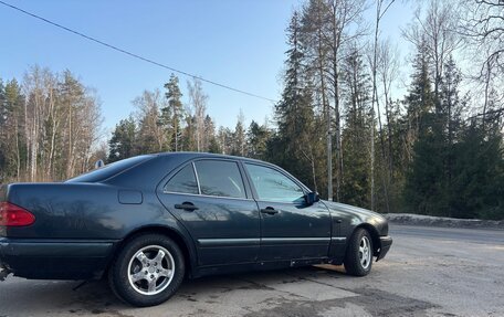 Mercedes-Benz E-Класс, 1998 год, 348 000 рублей, 6 фотография