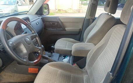 Mitsubishi Pajero III рестайлинг, 2000 год, 700 000 рублей, 7 фотография
