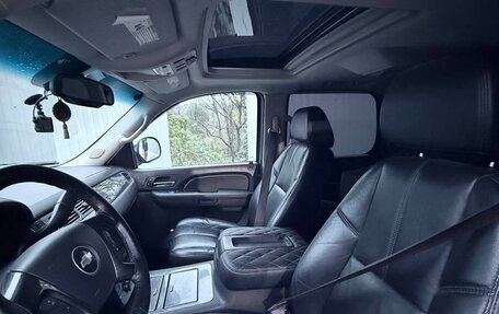 Chevrolet Tahoe III, 2008 год, 1 900 000 рублей, 12 фотография