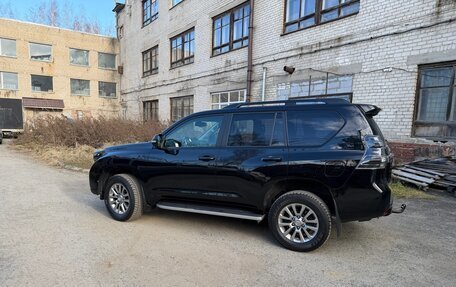 Toyota Land Cruiser Prado 150 рестайлинг, 2016 год, 4 500 000 рублей, 7 фотография