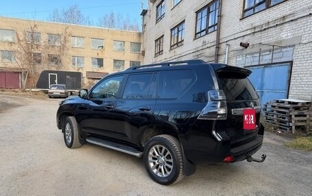 Toyota Land Cruiser Prado 150 рестайлинг, 2016 год, 4 500 000 рублей, 6 фотография