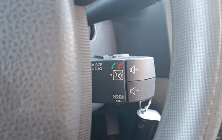 Renault Logan II, 2016 год, 1 100 000 рублей, 17 фотография