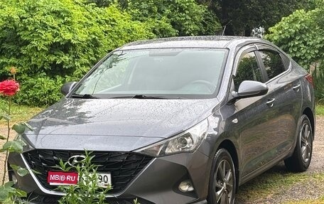 Hyundai Solaris II рестайлинг, 2021 год, 1 690 000 рублей, 1 фотография