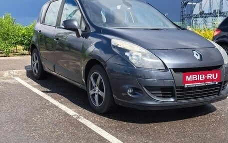 Renault Scenic III рестайлинг, 2010 год, 680 000 рублей, 2 фотография