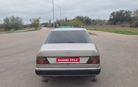 Mercedes-Benz W124, 1993 год, 350 000 рублей, 2 фотография