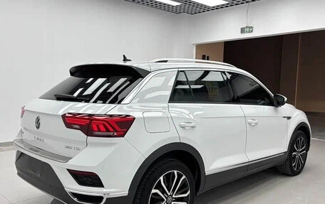 Volkswagen T-Roc I, 2022 год, 1 699 000 рублей, 4 фотография