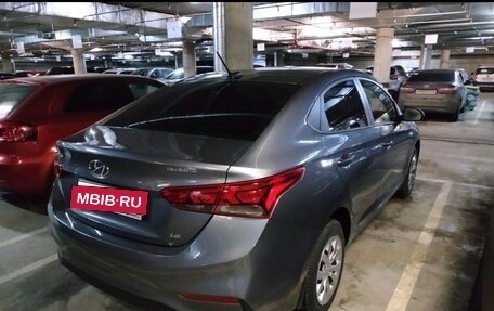 Hyundai Solaris II рестайлинг, 2018 год, 600 000 рублей, 2 фотография
