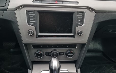 Volkswagen Passat B8 рестайлинг, 2016 год, 1 750 000 рублей, 10 фотография