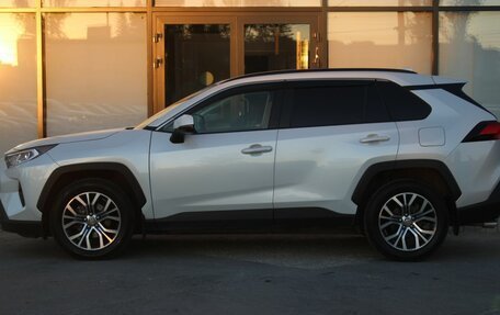 Toyota RAV4, 2021 год, 3 990 000 рублей, 8 фотография