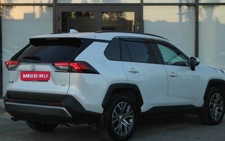 Toyota RAV4, 2021 год, 3 990 000 рублей, 5 фотография
