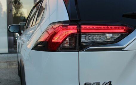 Toyota RAV4, 2021 год, 3 990 000 рублей, 10 фотография