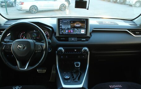 Toyota RAV4, 2021 год, 3 990 000 рублей, 16 фотография