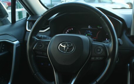 Toyota RAV4, 2021 год, 3 990 000 рублей, 17 фотография