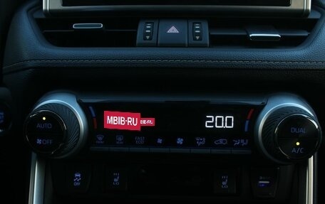 Toyota RAV4, 2021 год, 3 990 000 рублей, 19 фотография