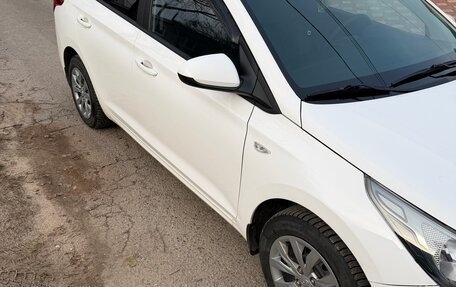 Hyundai Solaris II рестайлинг, 2021 год, 1 100 000 рублей, 3 фотография