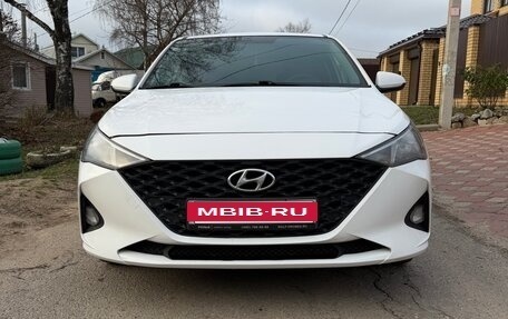 Hyundai Solaris II рестайлинг, 2021 год, 1 100 000 рублей, 2 фотография