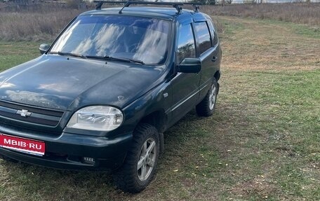 Chevrolet Niva I рестайлинг, 2004 год, 275 000 рублей, 1 фотография