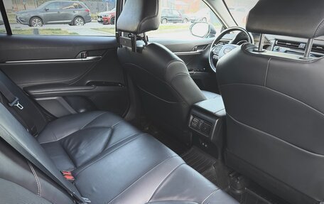 Toyota Camry, 2019 год, 1 990 000 рублей, 11 фотография