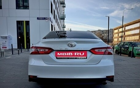 Toyota Camry, 2019 год, 1 990 000 рублей, 5 фотография