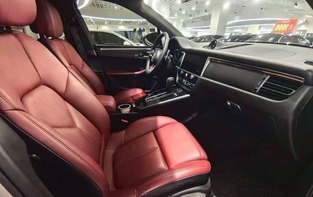 Porsche Macan I рестайлинг, 2022 год, 5 800 000 рублей, 3 фотография
