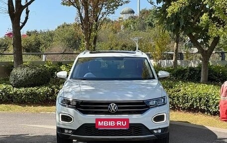 Volkswagen T-Roc I, 2022 год, 1 325 000 рублей, 2 фотография