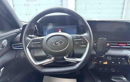 Hyundai Elantra, 2023 год, 1 220 000 рублей, 8 фотография