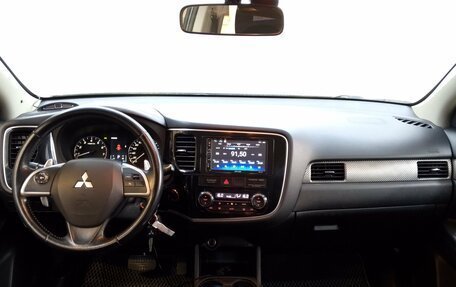 Mitsubishi Outlander III рестайлинг 3, 2013 год, 1 290 000 рублей, 9 фотография