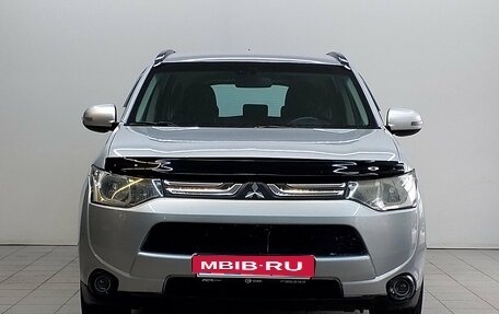 Mitsubishi Outlander III рестайлинг 3, 2013 год, 1 290 000 рублей, 2 фотография