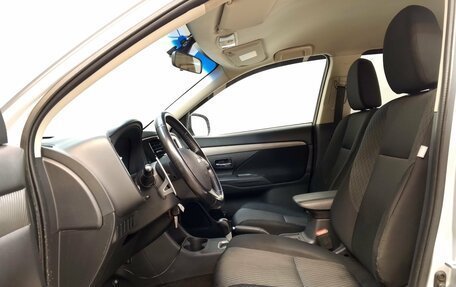 Mitsubishi Outlander III рестайлинг 3, 2013 год, 1 290 000 рублей, 15 фотография