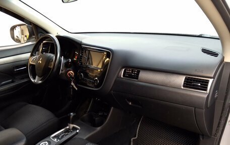 Mitsubishi Outlander III рестайлинг 3, 2013 год, 1 290 000 рублей, 19 фотография