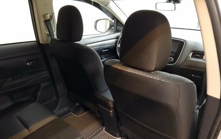 Mitsubishi Outlander III рестайлинг 3, 2013 год, 1 290 000 рублей, 23 фотография