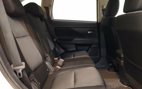 Mitsubishi Outlander III рестайлинг 3, 2013 год, 1 290 000 рублей, 22 фотография