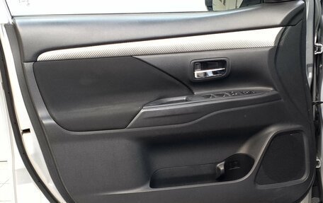 Mitsubishi Outlander III рестайлинг 3, 2013 год, 1 290 000 рублей, 28 фотография