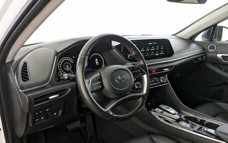 Hyundai Sonata VIII, 2021 год, 2 320 000 рублей, 21 фотография