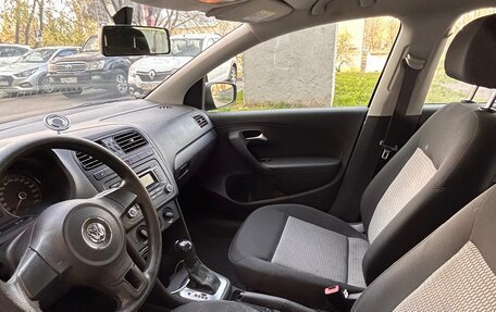 Volkswagen Polo VI (EU Market), 2011 год, 700 000 рублей, 10 фотография