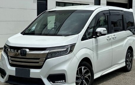 Honda Stepwgn IV рестайлинг, 2021 год, 1 962 000 рублей, 2 фотография