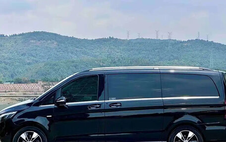 Mercedes-Benz V-Класс, 2023 год, 6 700 000 рублей, 7 фотография