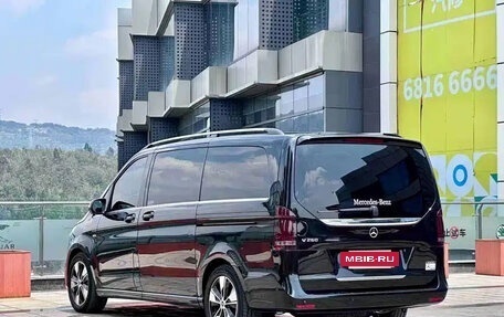 Mercedes-Benz V-Класс, 2023 год, 6 700 000 рублей, 6 фотография