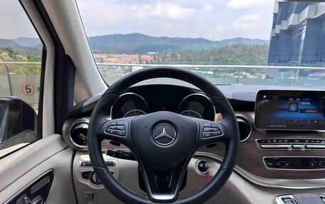 Mercedes-Benz V-Класс, 2023 год, 6 700 000 рублей, 11 фотография