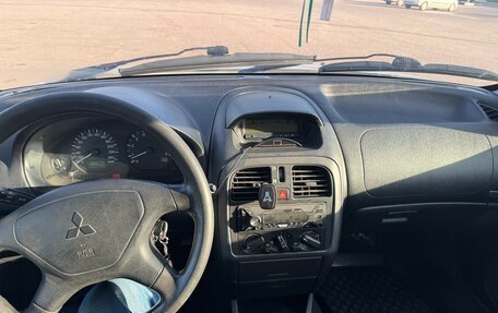 Mitsubishi Carisma I, 2003 год, 245 000 рублей, 1 фотография