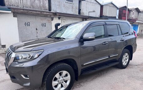 Toyota Land Cruiser Prado 150 рестайлинг, 2021 год, 4 980 000 рублей, 1 фотография