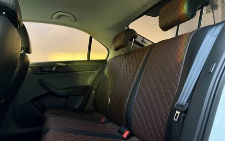 Skoda Rapid I, 2018 год, 1 100 000 рублей, 12 фотография
