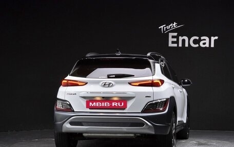 Hyundai Kona I, 2022 год, 1 360 000 рублей, 4 фотография