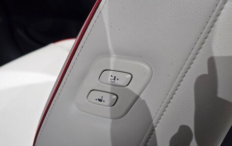 Hyundai Kona I, 2022 год, 1 360 000 рублей, 24 фотография